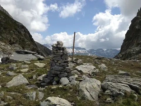 Un ometto di pietre al passo di Crampiolo
