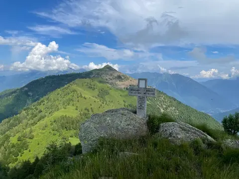 Il Moncucco visto da una croce