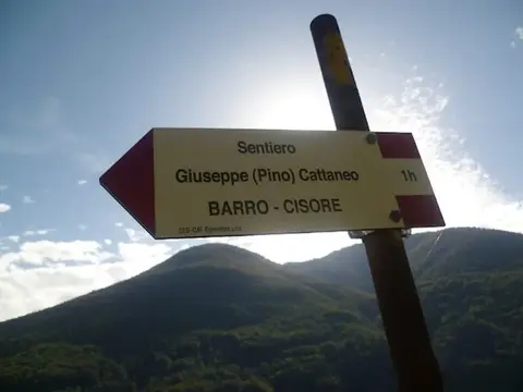 Il cartello del sentiero Giuseppe (Pino) Cattaneo