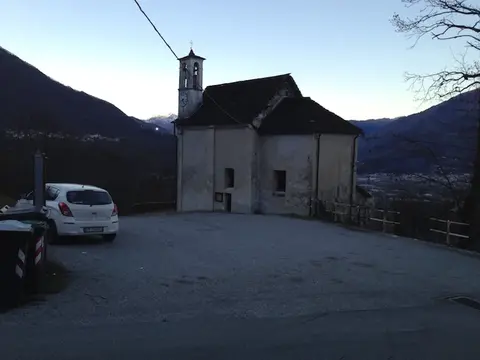 La chiesetta di Ranco