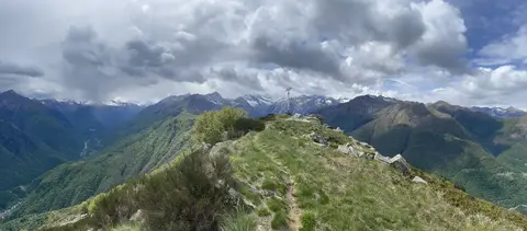 La cresta verso la cima