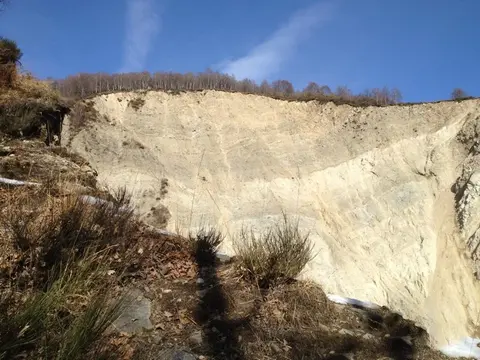 La grande arvina di Travello