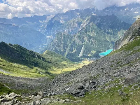 La valle Antrona e il lago di Cheggio visti dal passo