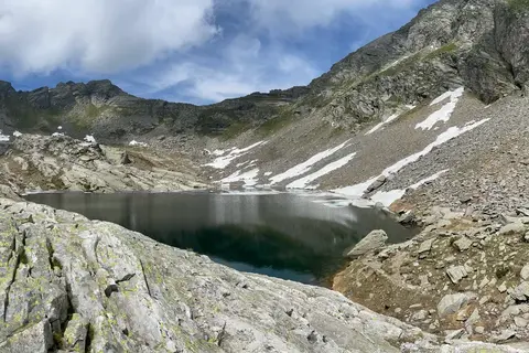 Il lago più alto del Paione con la neve