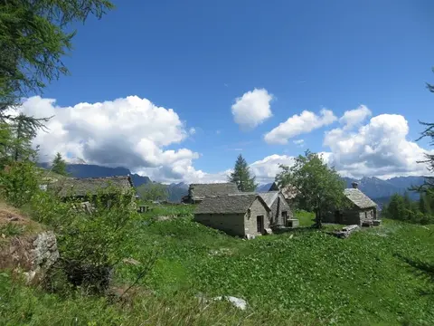 Le baite dell'alpe Lorino