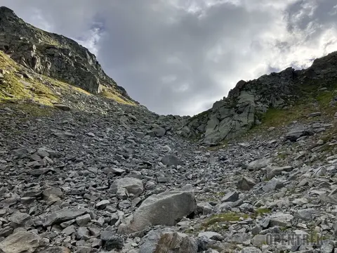 La pietraia sotto il passo Cazzoli