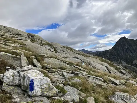 I segni bianco-azzurri sul lato svizzero