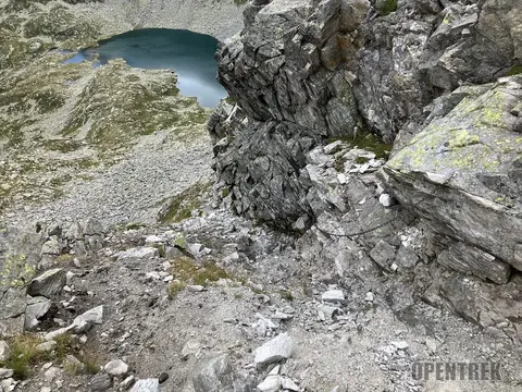 Un lago visto dalla bocchetta della Crosa