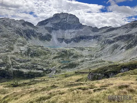 Le cime sopra la Val d'Antabia