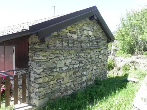 Una baita in pietra ristrutturata