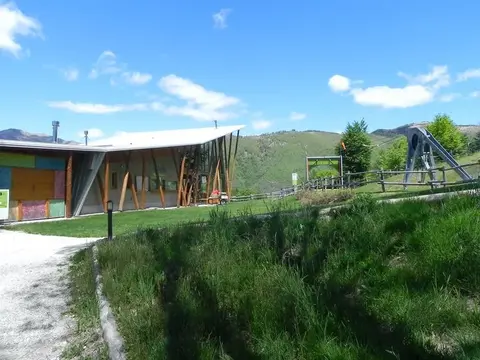 L'edificio della zipline all'alpe Segletta