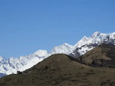 La Colma di Castiglione e il pizzo Castello