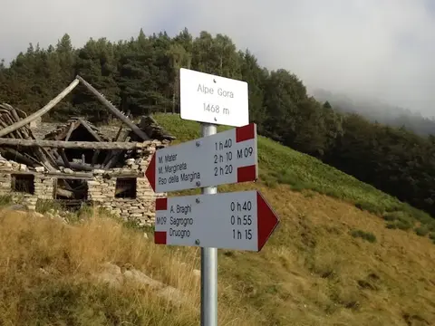 I cartelli dell'alpe Gora, 1468 m