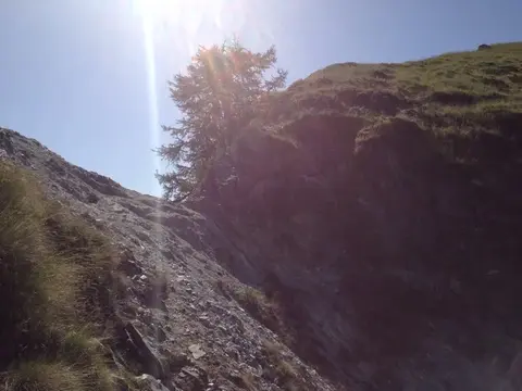 Il tratto franato sotto la bocchetta di Sant'Antonio