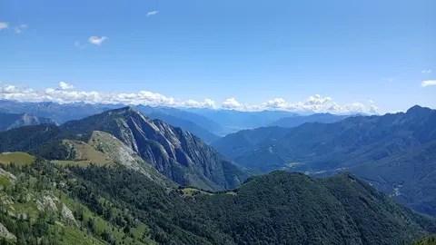 Le creste verso la Svizzera dalla cima