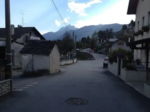 La strada tra le case di Malesco