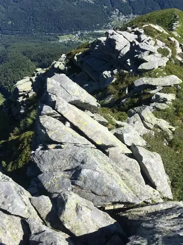 La cresta rocciosa
