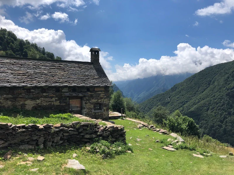 Escursione ad anello in Val Grande da Scaredi a Vald